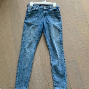 Lucky Brand light/medium wash jeans size 4 skinny jeans
